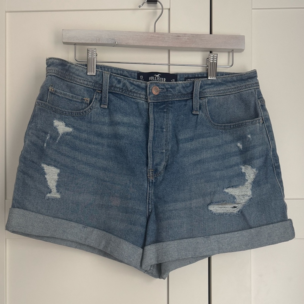 Hollister Ultra High-Rise Mom Shorts 3" Distressed Jean W 31 Vintage Stretch